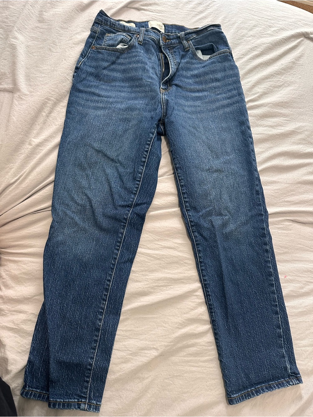 Universal Thread Women's High-Rise Straight-Leg Jeans in Medium Blue Wash